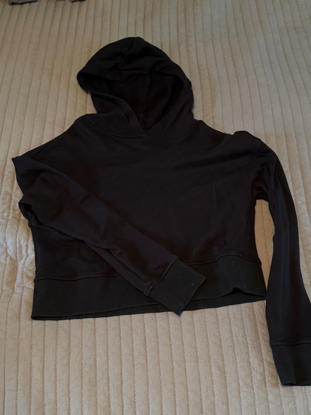 Black Women's Cropped Hoodie - Classic Pullover Sweatshirt